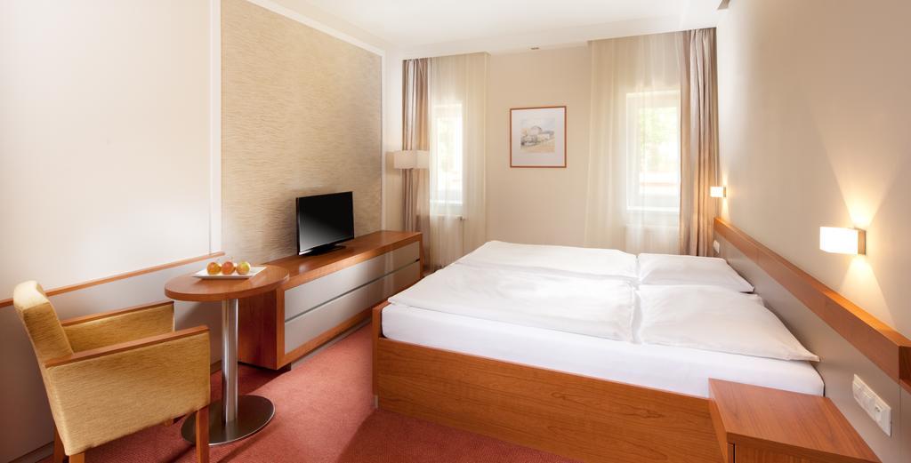 Hotel Reza Frantiskovy Lazne Exterior photo